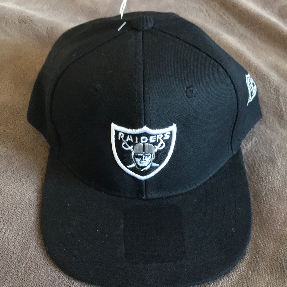 Raiders hat